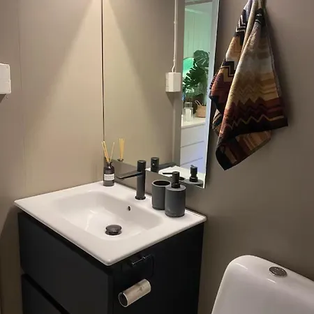 Apartamento I Med Naturskjonn Utsikt Tingvoll
